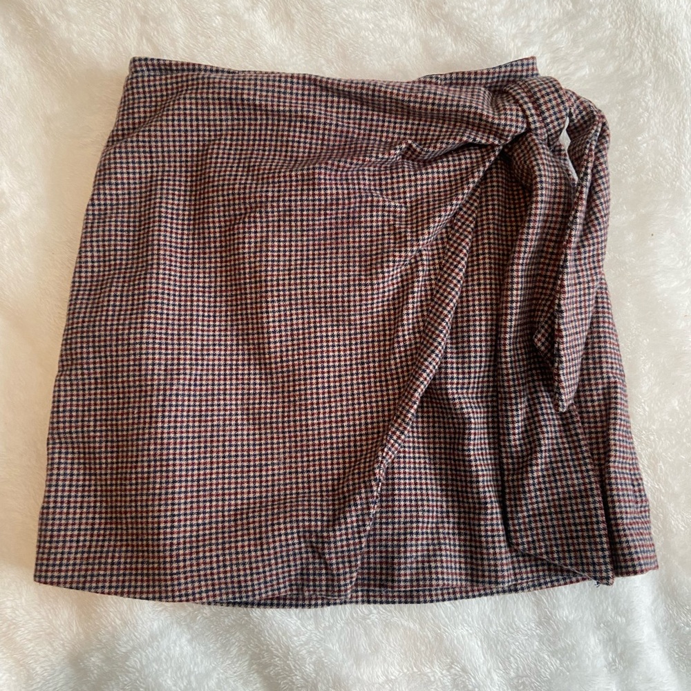 Aritzia Wil­fred Wrap Style Muted Red&Blue Plaid Wool Cashmere Mini Skirt Size 2